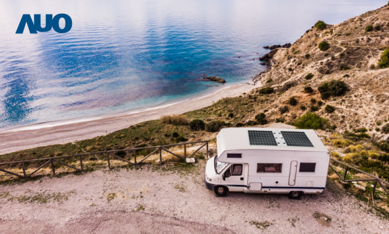 「可撓輕量化太陽光電板SunCurva」使用輕量特殊耐候型複合板取代傳統太陽能板的玻璃前板，不僅降低70%重量，每米平方僅3Kg；具有抗衝擊性能及通過電磁相容性測試，可應用於交通運輸工具，如露營車、遊艇等